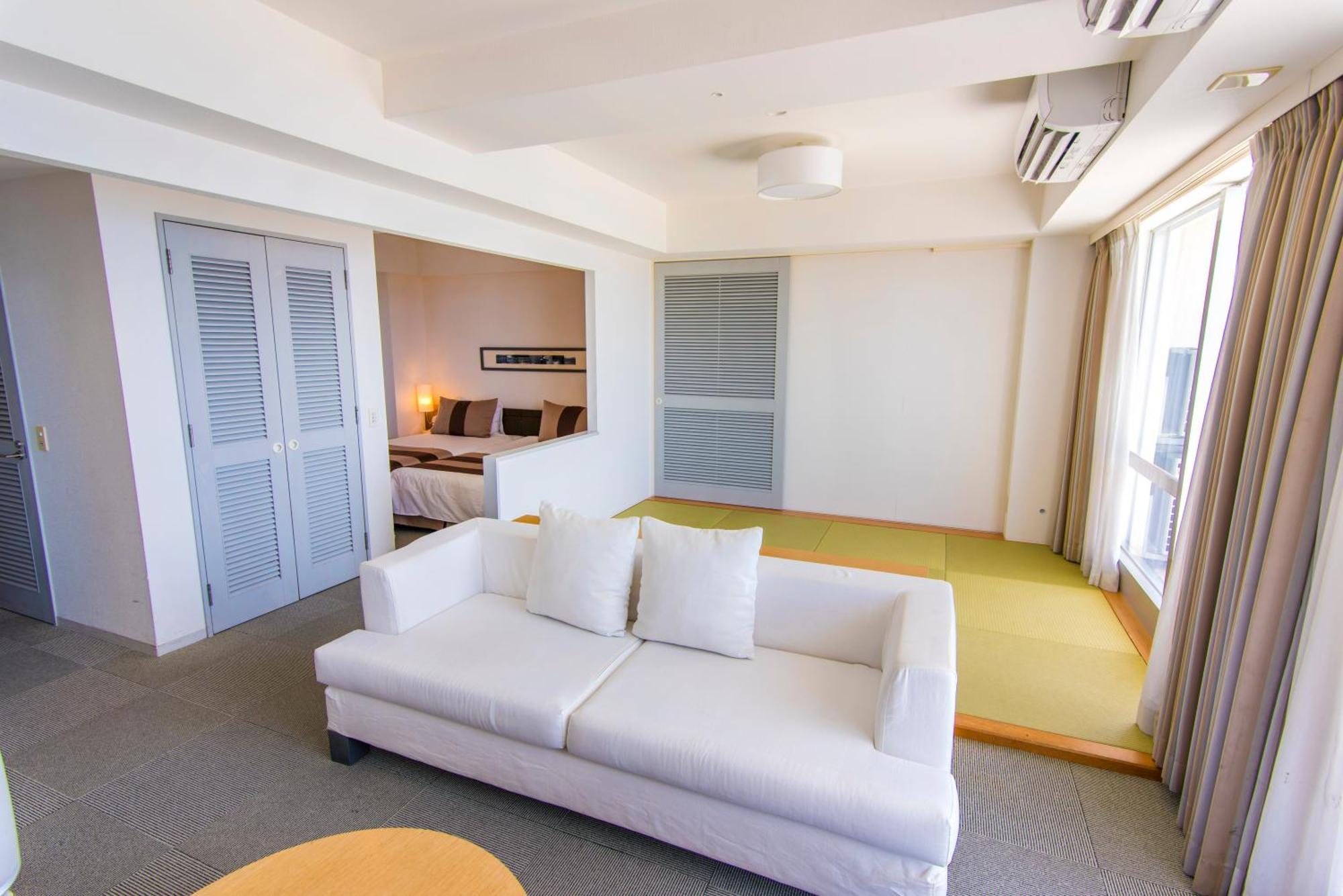 The Beach Tower Okinawa Chatan Exterior photo