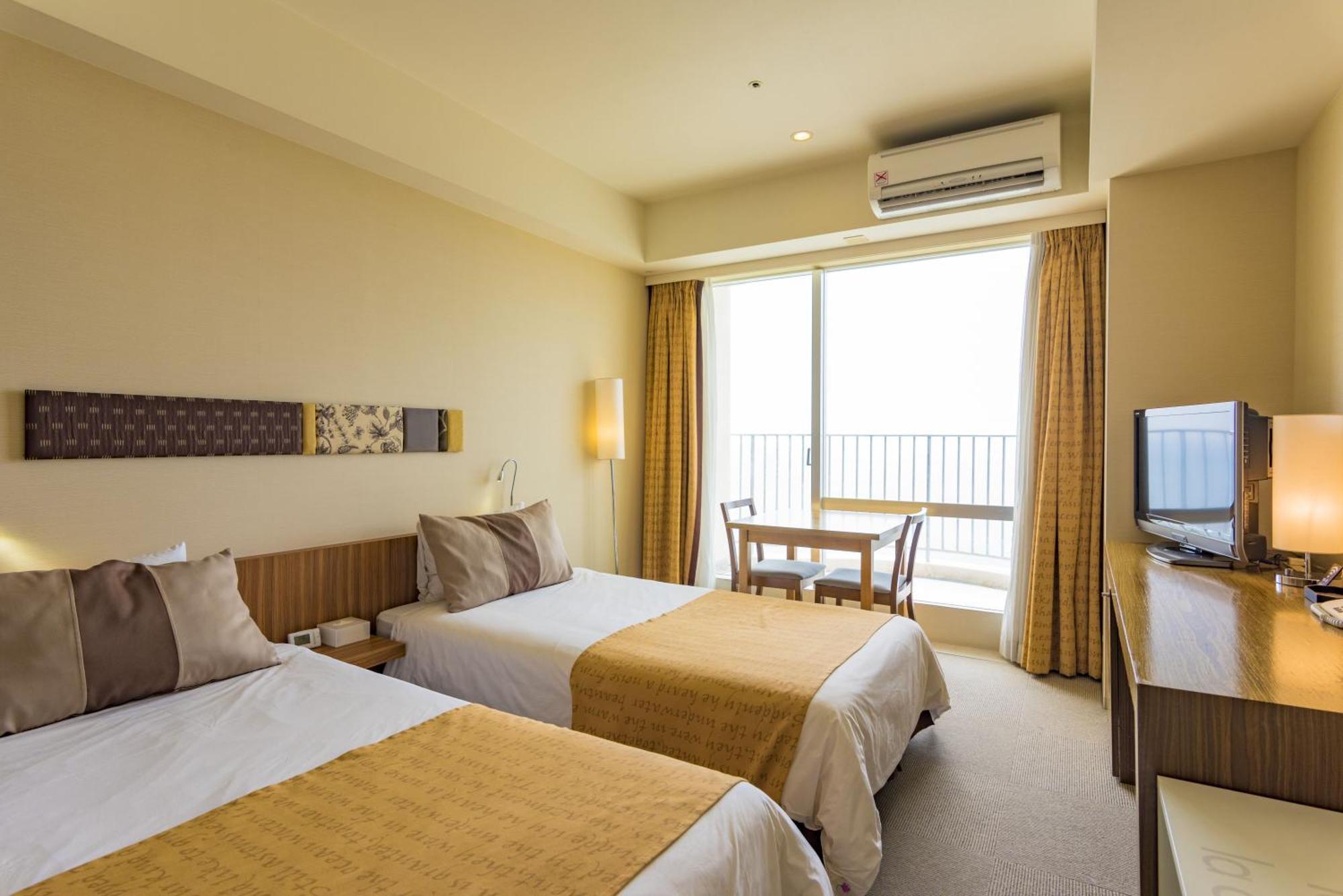 The Beach Tower Okinawa Chatan Exterior photo